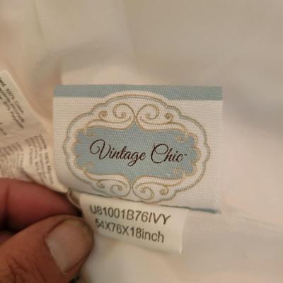 Full Size Comforter, Shams, Sheets and more Bedding (BR3-DW)