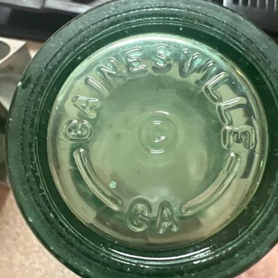 Vintage Six Pack Coca-Cola Bottles With Metal Carrier (D-KD)