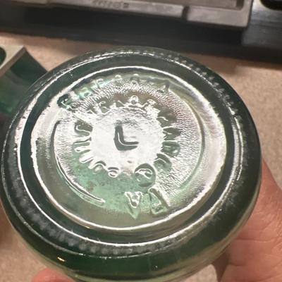 Vintage Six Pack Coca-Cola Bottles With Metal Carrier (D-KD)