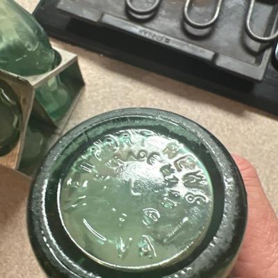 Vintage Six Pack Coca-Cola Bottles With Metal Carrier (D-KD)