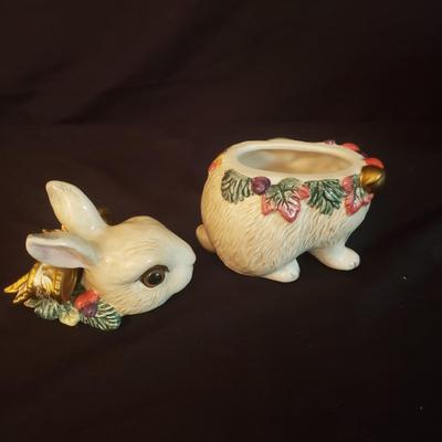 Christmas Fitz and Floyd Salt and Pepper Shakers and Jar (D-KD)