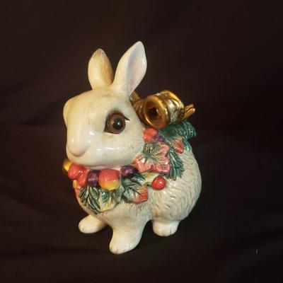 Christmas Fitz and Floyd Salt and Pepper Shakers and Jar (D-KD)