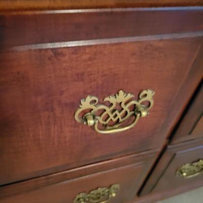 Jamestown Sterling Corporation Maple Dresser with Mirror (BR3-DW)