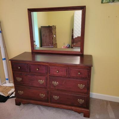 Jamestown Sterling Corporation Maple Dresser with Mirror (BR3-DW)