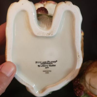 Fitz and Floyd "Blackberry Rabbits" Salt and Pepper Shakers and Jar (D-KD)