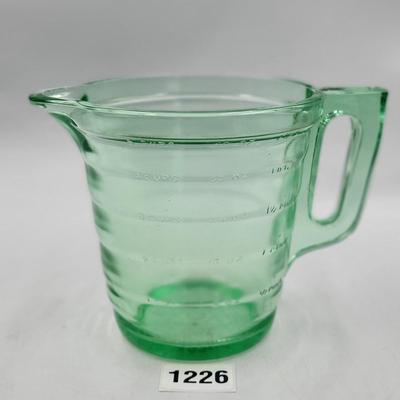 40 Oz. Uranium Glass Measuring Cup