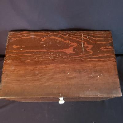 Wooden Bread Box, Letter Rack, and Spices (D-KD)