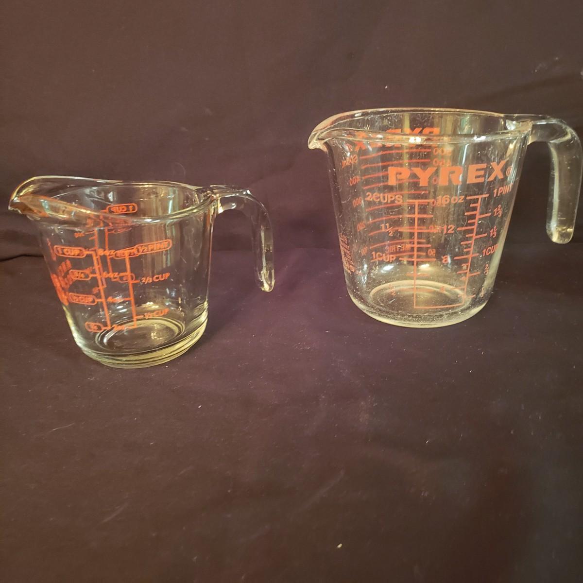 Sold at Auction: Lot of 3 Heavy Glass Measuring Cups Pyrex and Anchor  Hocking