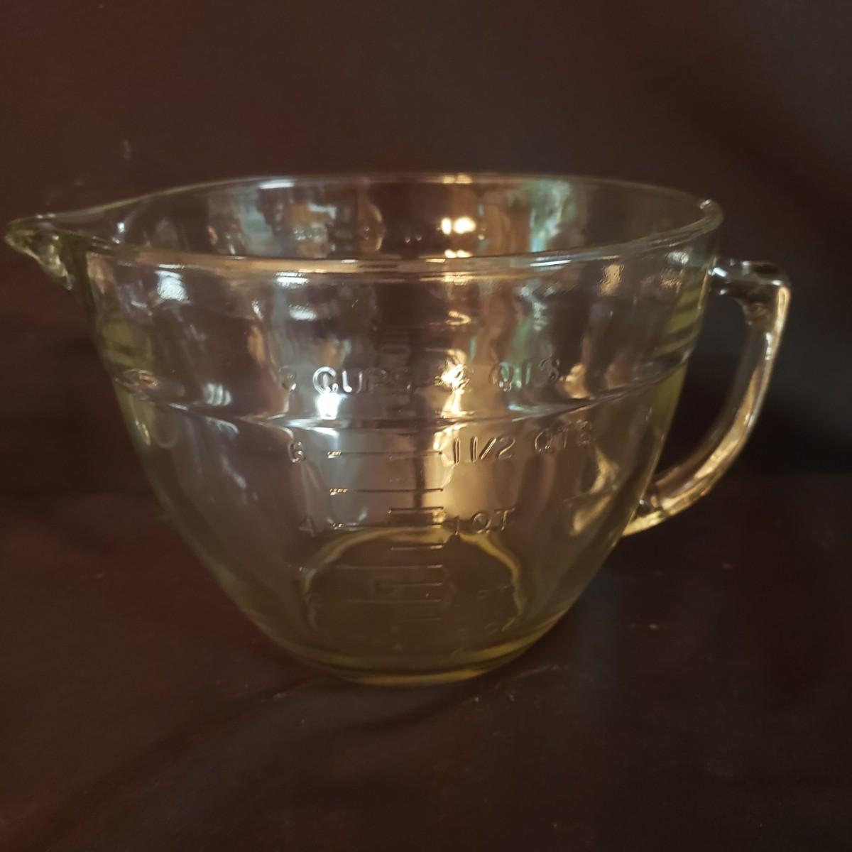 Pyrex and Anchor Hocking Glass Measuring Cups and More (D-KD)