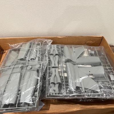 1985 Revel 1:48 B1-B Bomber Model
