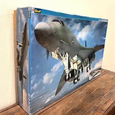1985 Revel 1:48 B1-B Bomber Model