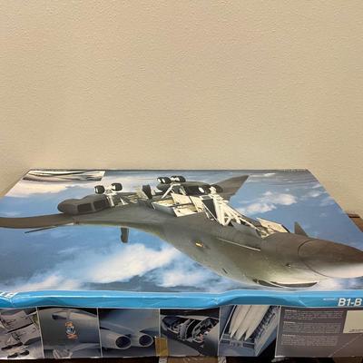 1985 Revel 1:48 B1-B Bomber Model