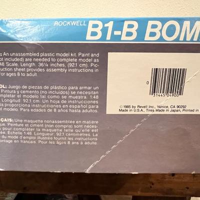 1985 Revel 1:48 B1-B Bomber Model