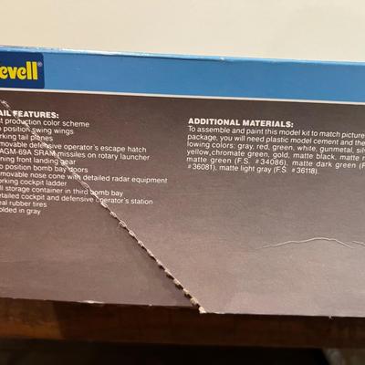 1985 Revel 1:48 B1-B Bomber Model