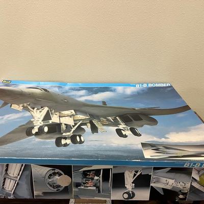 1985 Revel 1:48 B1-B Bomber Model