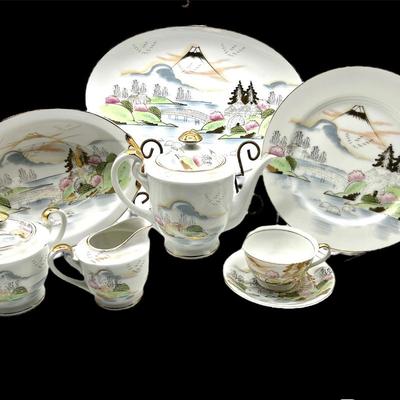 Kutani Japan Porcelain Hand Painted Serving for 6