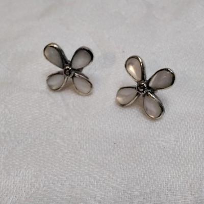 Mother of Pearl/Marcasite Flower 925 Earrings