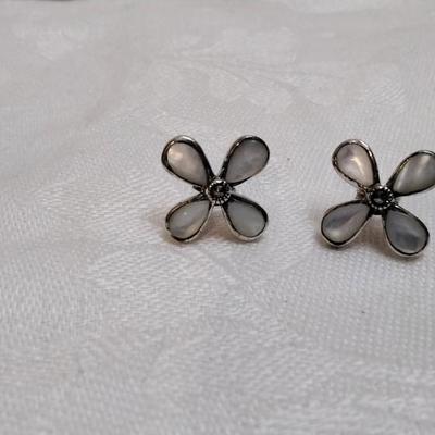 Mother of Pearl/Marcasite Flower 925 Earrings
