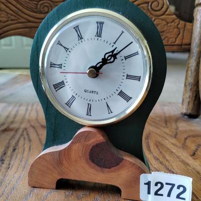 Little wood clock