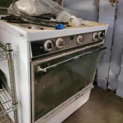 GE Gas Oven, table & Chair