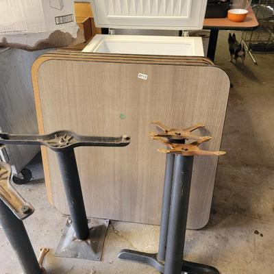 4 Tables with bases, freezer