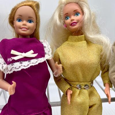 Vintage Barbie/Ken Doll Lot With Clothing *Read Details