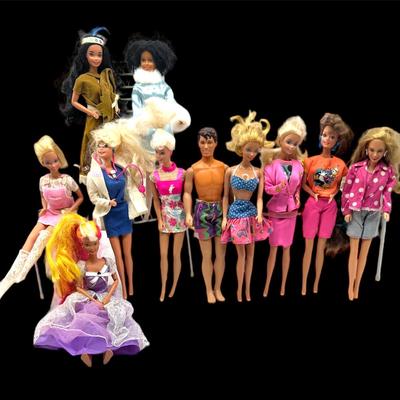 Vintage Barbie/Ken Doll Lot With Clothing *Read Details