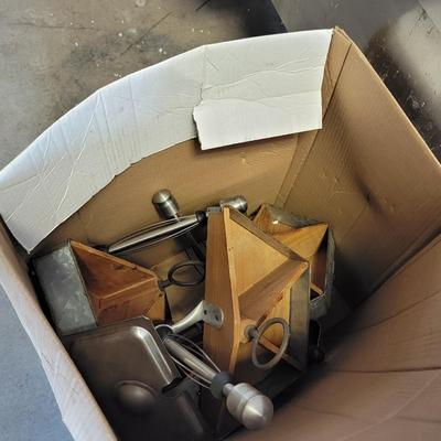 2 boxes condiment holders
