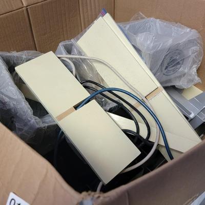 2 boxes condiment holders