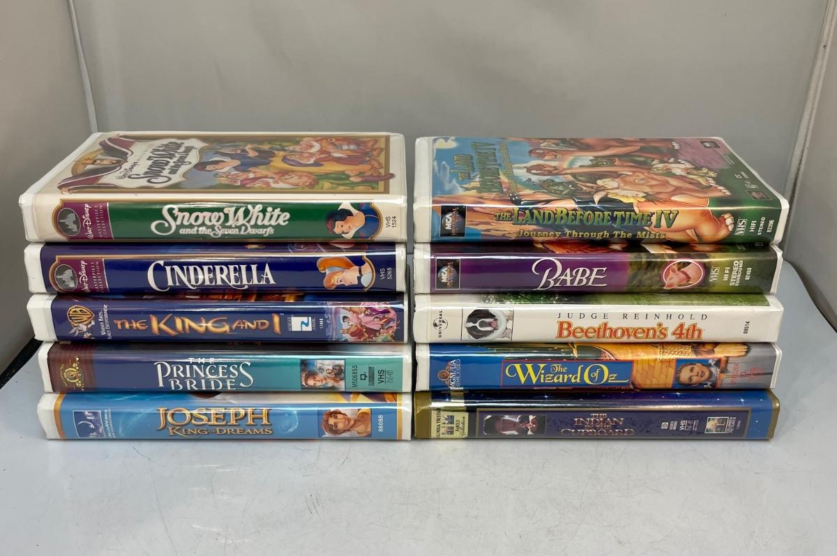 Lot of 10 Disney, Universal and Warner Bros VHS Tapes - #4 ...