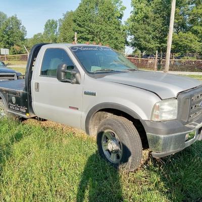 2005 Ford F350 silver-Runs & Drives over 200,000 miles