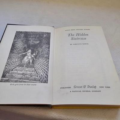 Vintage Comics & Novels  (BR3-JS)