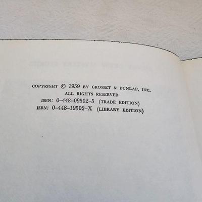 Vintage Comics & Novels  (BR3-JS)