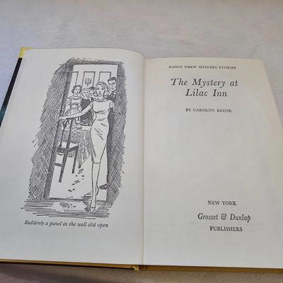 Vintage Comics & Novels  (BR3-JS)