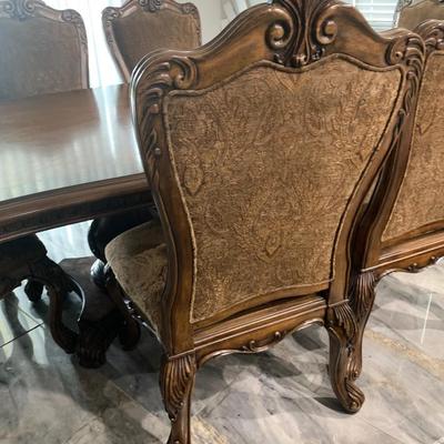 Haverty Villa Clare 8 person Dining Set