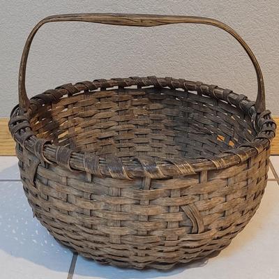 L133: Antique Handmade Gathering Basket