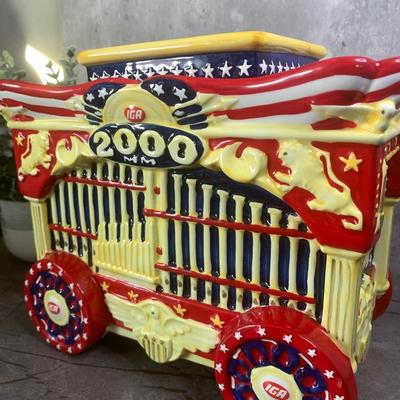 Vintage IGA Circus Daze Circus Car Cookie Jar Year 2000 Brand new still in box