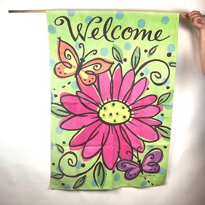 692 Welcome Floral Butterfly House Flag by Tina Wenke