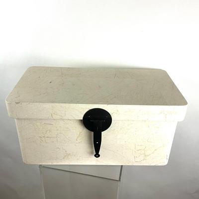 704 White Marble Metal Hinged Chest