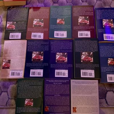 lot of 13 paperbook by Author  Louis Lâ€™Amour