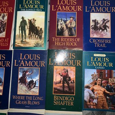 lot of 13 paperbook by Author  Louis Lâ€™Amour