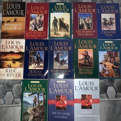 lot of 13 paperbook by Author  Louis Lâ€™Amour