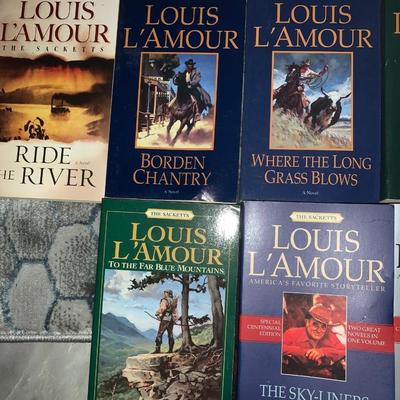 lot of 13 paperbook by Author  Louis Lâ€™Amour