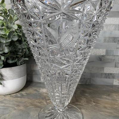 The Byrdes Collection fan 9â€  vase by Hofbauer