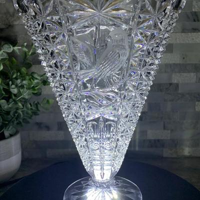 The Byrdes Collection fan 9â€  vase by Hofbauer