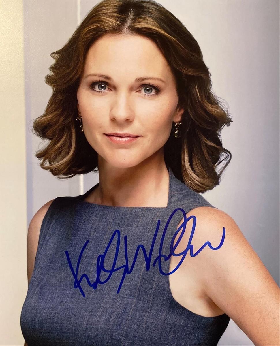 Kelli Williams signed photo | EstateSales.org