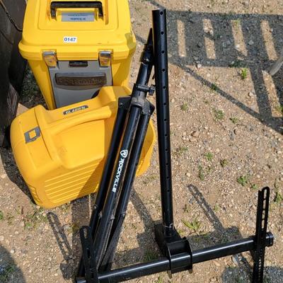 Toolboxes & tripods