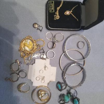 Lot of unmarked jewelry
