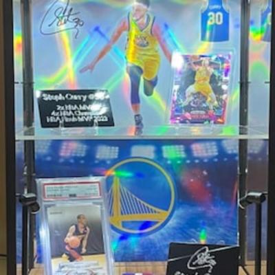 STEPHEN CURRY CARD DISPLAY WITH FIGURINE AND SIGNED WOOD GRAIN LIGHTS INCLUDED