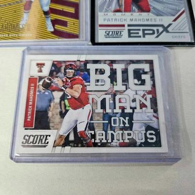 Lot of 5 Patrick Mahomes II cards